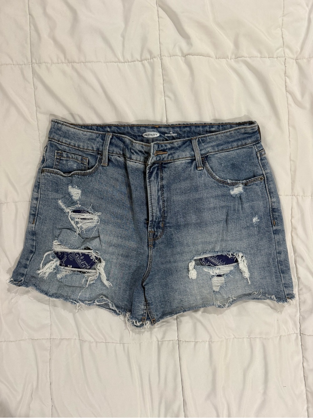 Old Navy Distressed Denim Women's Shorts - Light Blue